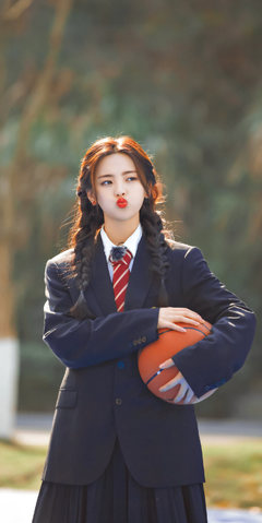 杨超越高清壁纸精选 定格少女的璀璨瞬间